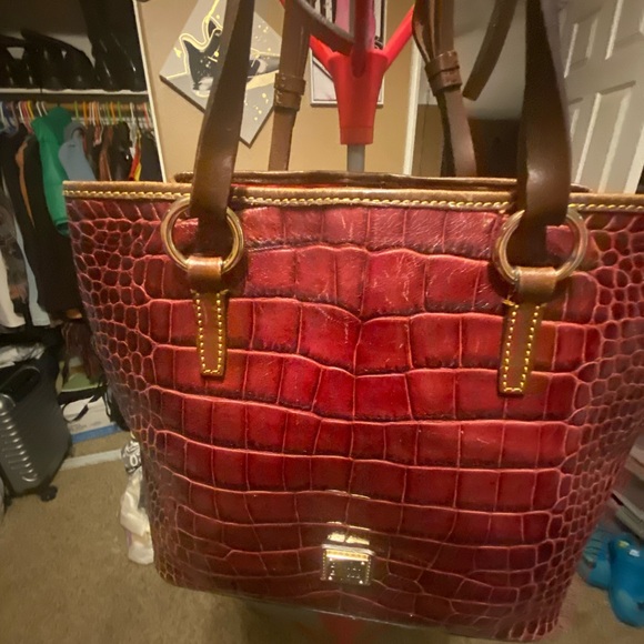 Dooney & Bourke Red Luna Croc Embossed Tote Handbag - Picture 1 of 9